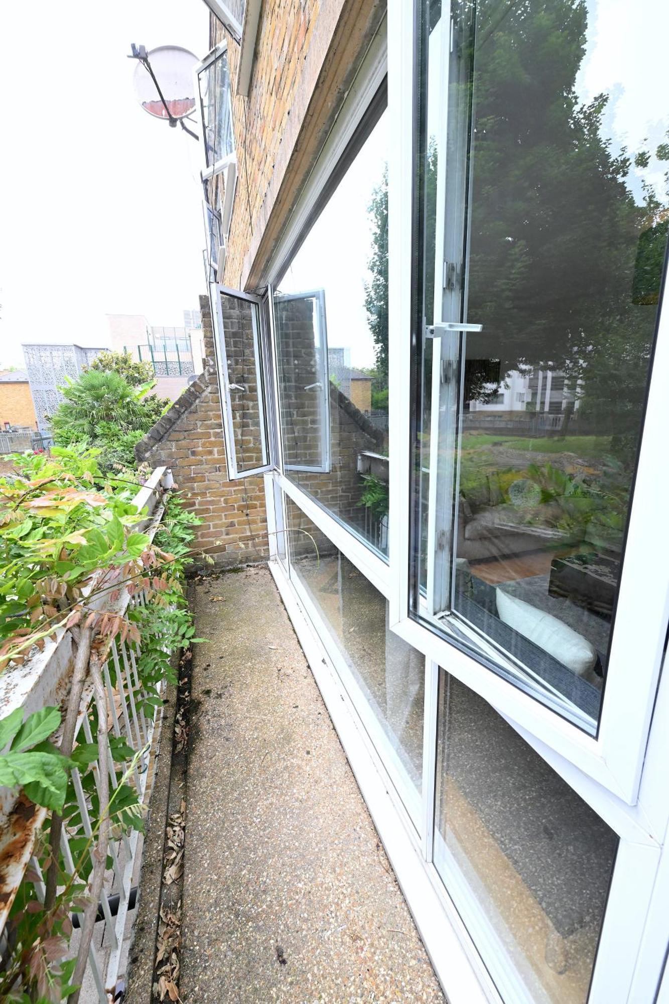 4 Bedroom Patio House Regent'S Park - Parking 伦敦 外观 照片