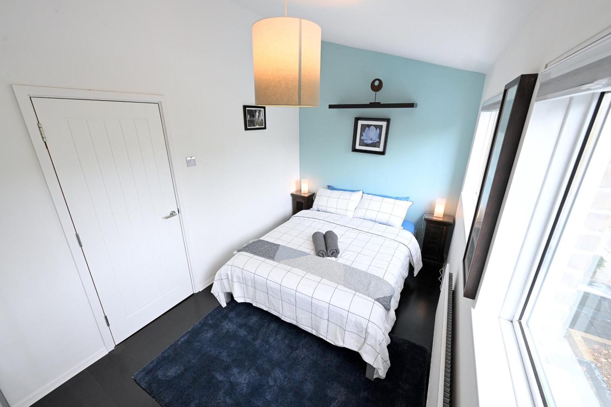 4 Bedroom Patio House Regent'S Park - Parking 伦敦 外观 照片