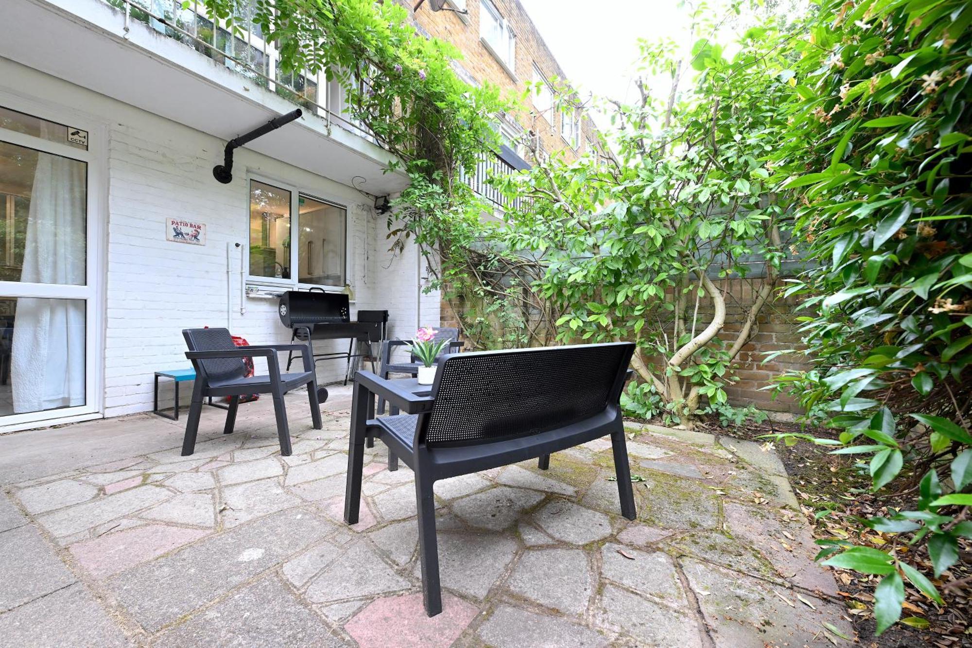 4 Bedroom Patio House Regent'S Park - Parking 伦敦 外观 照片