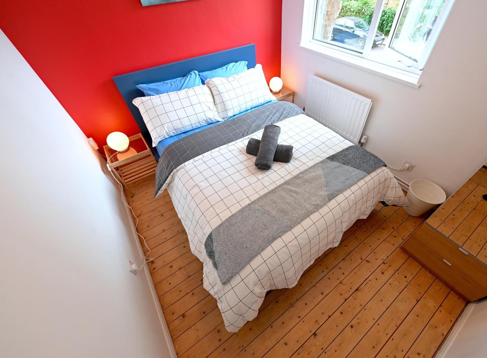 4 Bedroom Patio House Regent'S Park - Parking 伦敦 外观 照片