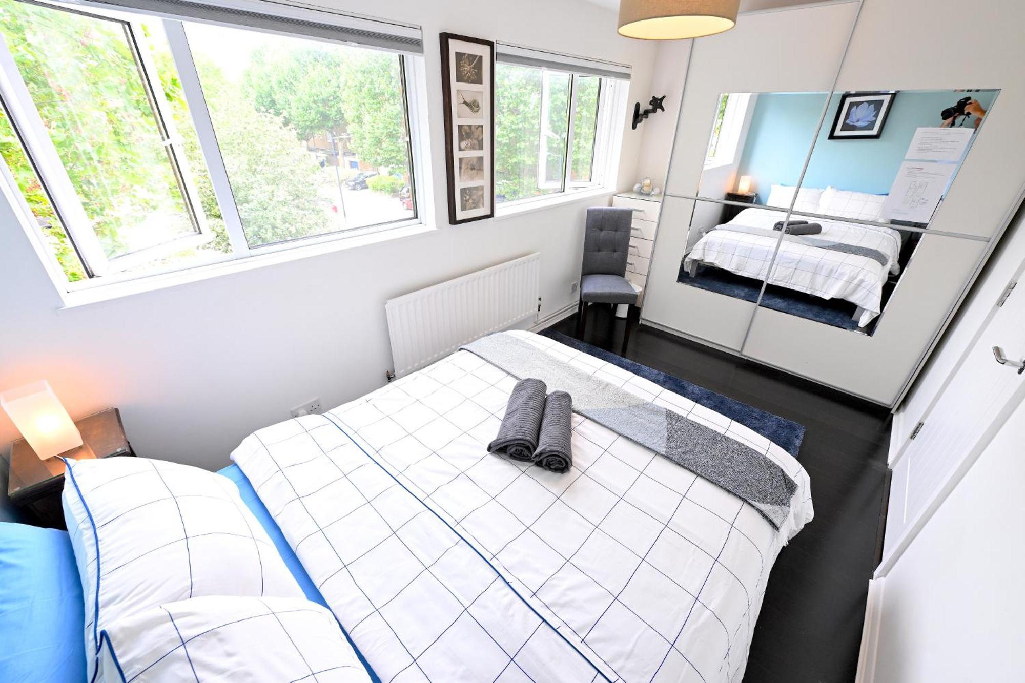 4 Bedroom Patio House Regent'S Park - Parking 伦敦 外观 照片
