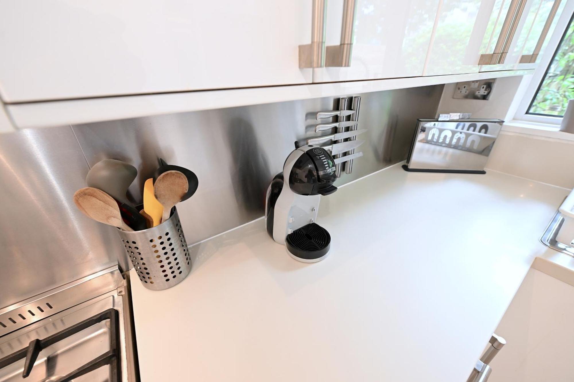 4 Bedroom Patio House Regent'S Park - Parking 伦敦 外观 照片
