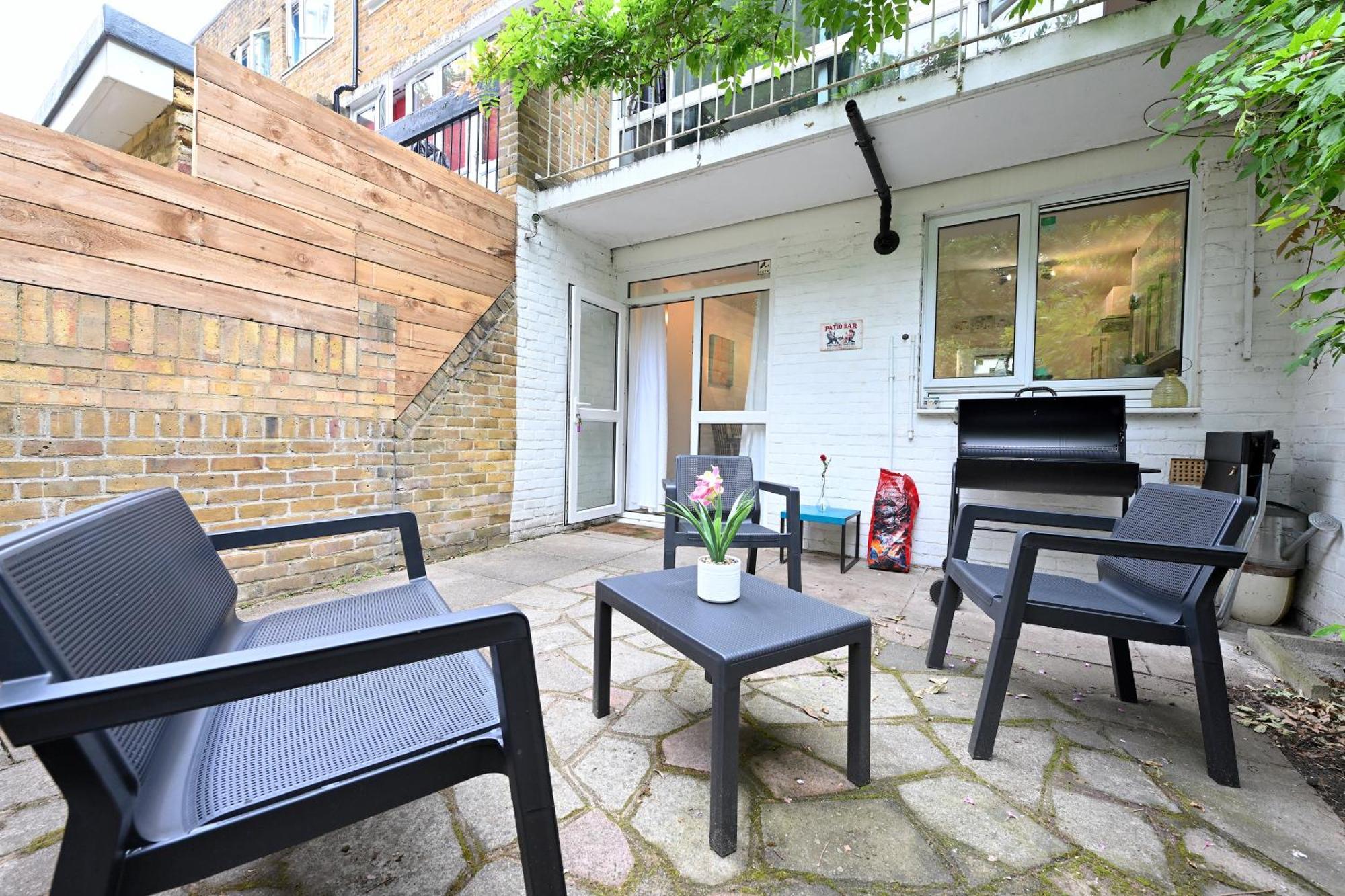 4 Bedroom Patio House Regent'S Park - Parking 伦敦 外观 照片