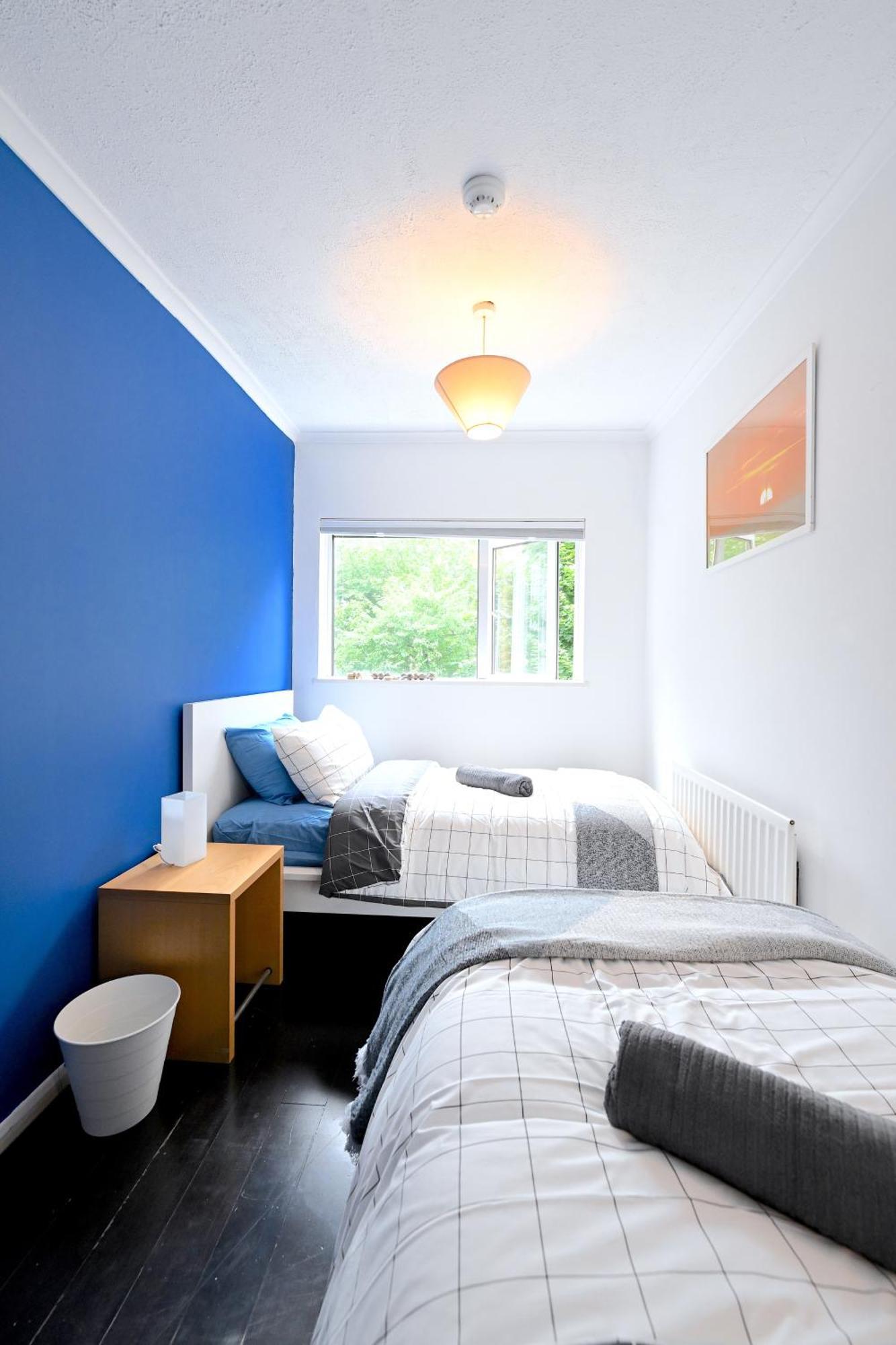 4 Bedroom Patio House Regent'S Park - Parking 伦敦 外观 照片